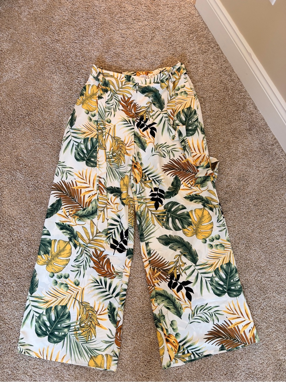 J.O.A. Tropical Leaf Wide-Leg Pants - White, Green & Yellow